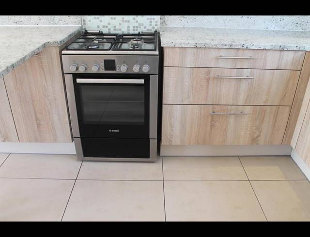 3 BEDROOM SIMPLEX FOR SALE IN MODDERFONTEIN